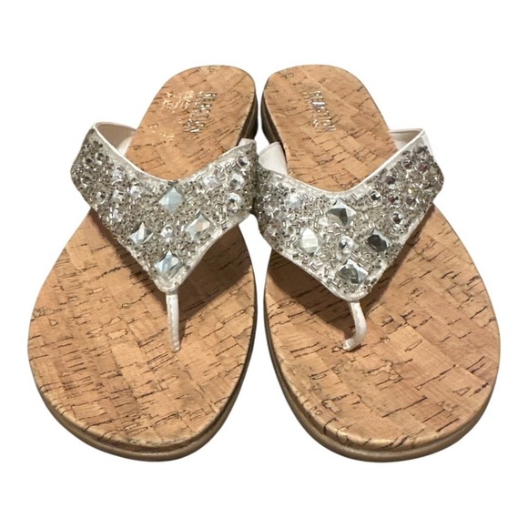 Kenneth Cole White Rhinestone Flat Thong Sandals, Size 9.5 - Picture 2 of 7